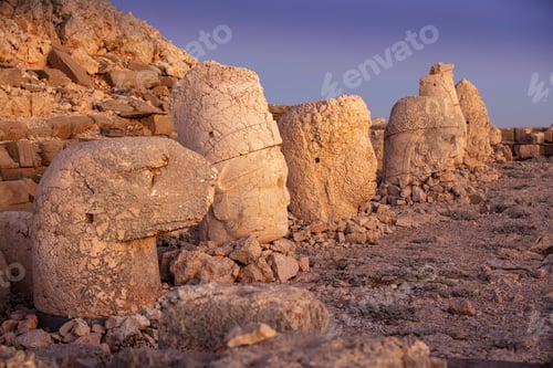 Preview: Nemrut Mountain and giant statue heads from1st century BC, in Adiyaman, Turkey.