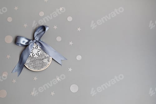 Preview: Diy project of christmas ornaments made of old sweater and embroidery hoops in gray and silver