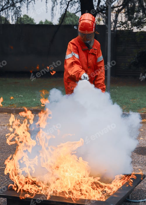 Preview: corporate safety - exercise during a firefighting course