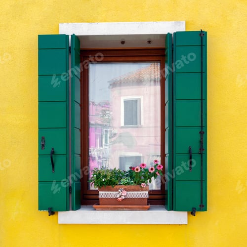 Preview: Residential house window in Burano
