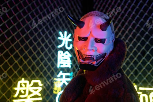 Vista previa: Cyberpunk guy in devil mask