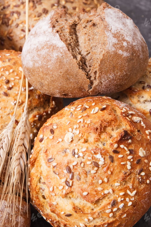 Preview: Fresh baked rolls with seeds