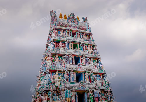 Preview: Beautiful shot of the Sri Mariamman Temple Singapore