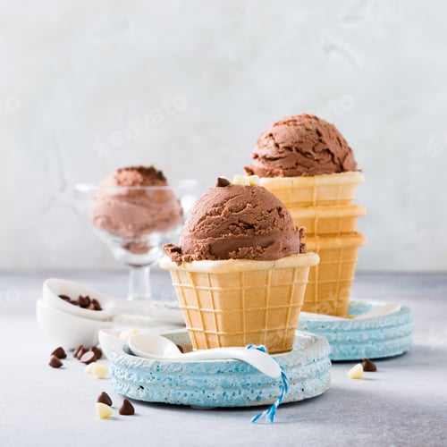 Preview: Waffle cups with chocolate ice cream