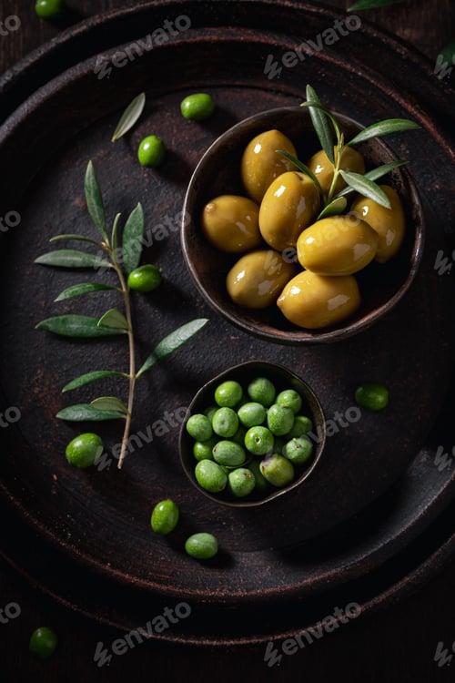 Preview: Healthy and fresh olives as a Spanish appetizer.