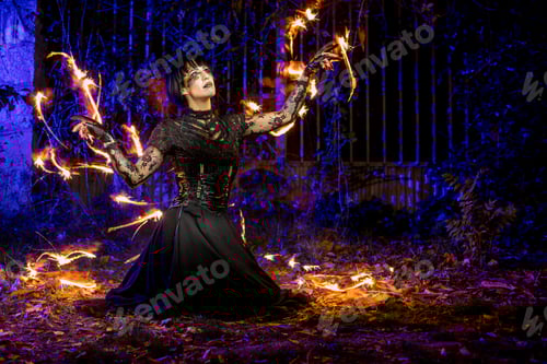 Preview: Model at night