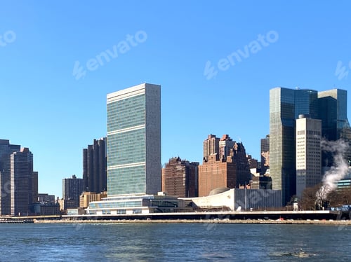 Preview: New York City skyline with United Nations Headquarters.