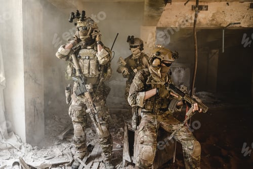 Preview: Smart teamwork of soldiers running forward and attacking enemy