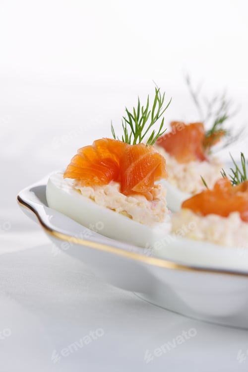Preview: Eggs stuffed with salmon