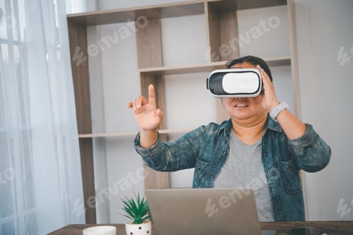 Preview: Women are using VR technology and moving their hands in the air.