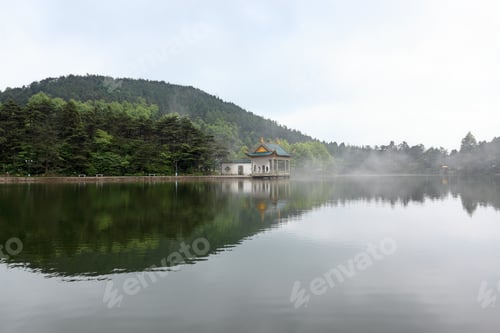 Preview: beautiful lake in lushan
