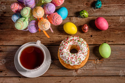 Preview: Easter cake and colorful eggs on a dark background