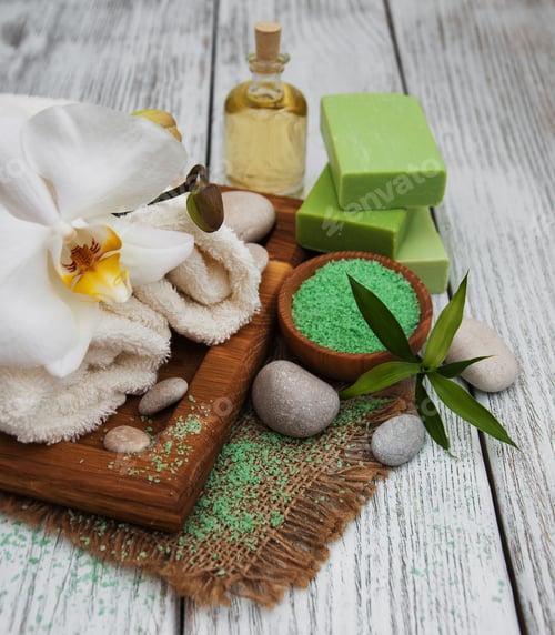 Preview: Spa products and white orchids