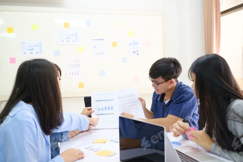 Preview: Young startup business people teamwork.