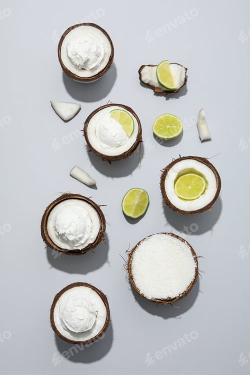 Preview: Summer dessert - ice cream, ice cream with coconut
