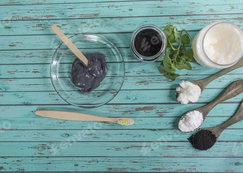 Preview: Ingredients for making activated charcoal toothpaste