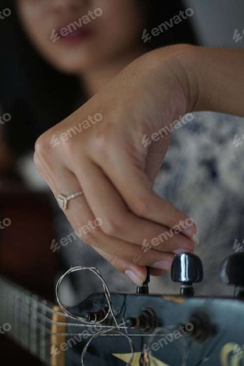 Preview: Playing guitar