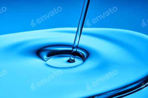 Preview: The oil flows and collects into a drop. The texture of the cosmetic product.