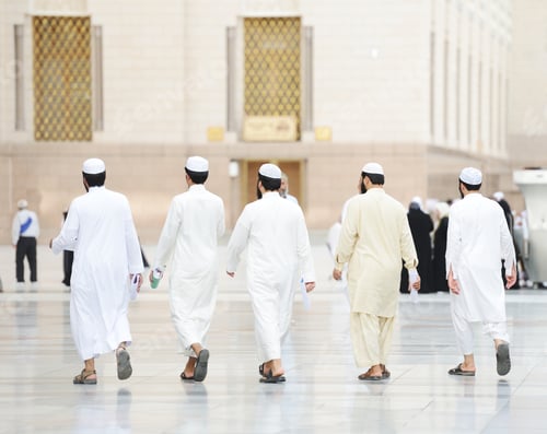 Preview: Muslim People Visiting The Holy Places