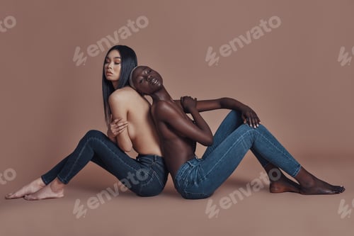 Preview: Beautiful females.