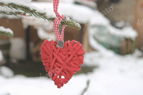 Preview: Heart shaped ornament
