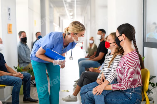 Preview: Portrait of nurse and patients with face masks, coronavirus, covid-19 and vaccination concept