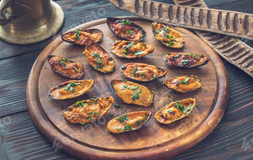 Preview: Baked mussels stuffed with cheese