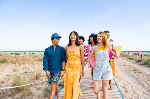 Preview: Group of young best friends bonding outdoors