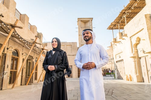 Preview: Arabian couple dating in Dubai
