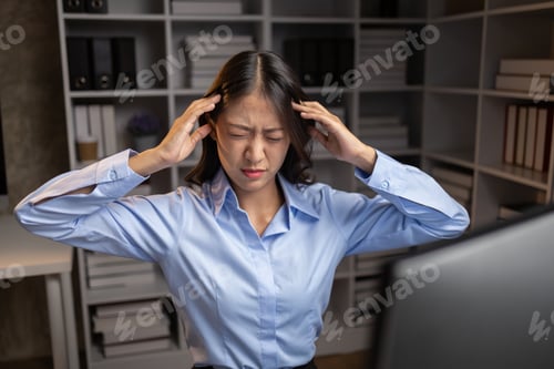 Preview: Company employees working overtime after work, working overtime after working hours due to heavy wor