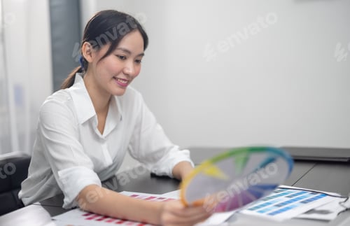 UI,UX developer optimize smart energy app, color, button, real-time monitoring of efficient insight