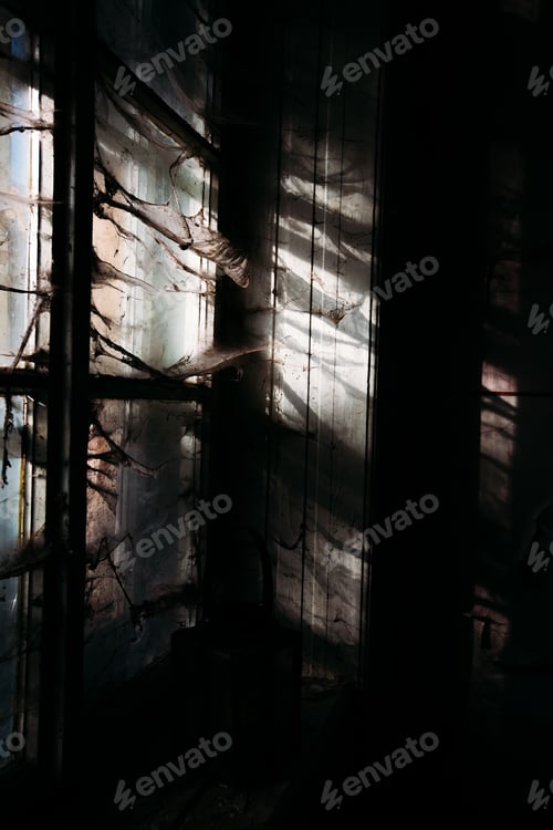 Preview: Dramatic image of a bombed and forgotten place from war