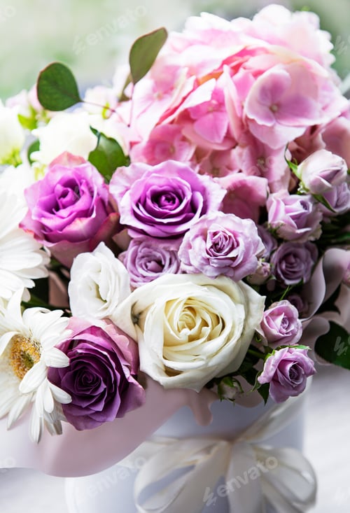 Preview: Pink hydrangea and roses
