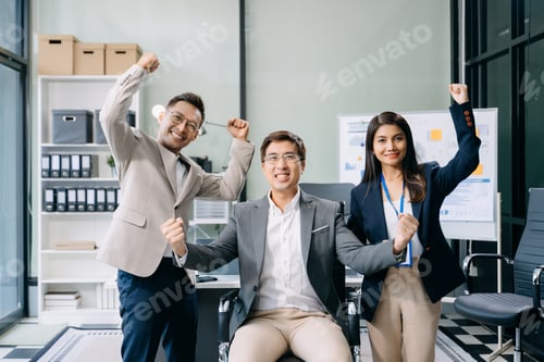 Preview: Office colleagues have a casual discussion. During a meeting in a conference room