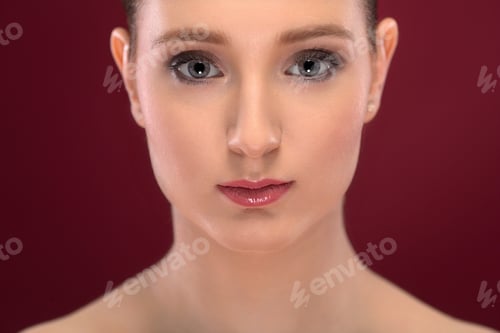 Preview: Pretty young woman