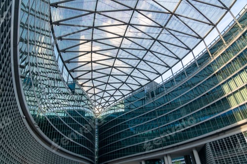 Preview: Palazzo Lombardia, modern building in Milan