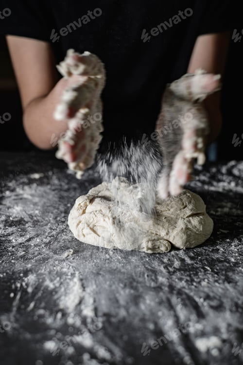 Preview: Pizza dough, hands in frame