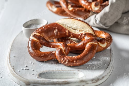 Preview: Homemade pretzels freshly baked with salt at home