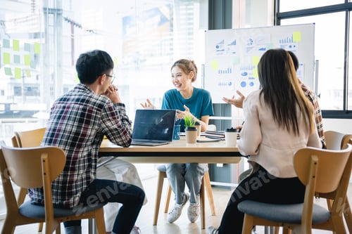 Preview: corporate business team and managers in close meeting