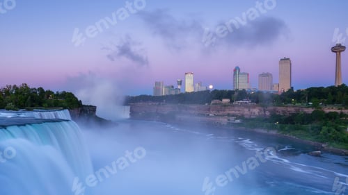 Vorschau: Niagarafälle bei Sonnenaufgang mit Vollmond
