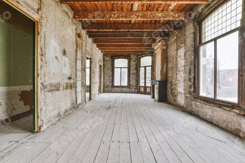 Preview: An empty room in need of renovation