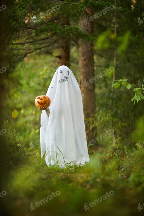 Preview: Ghost on Halloween