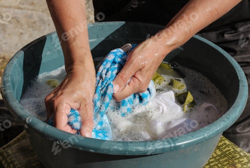 Preview: Hand washing clothes in a lungs