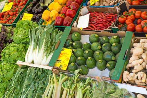 Preview: Fresh vegetables on a market
