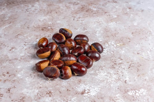 Preview: Fresh organic chestnuts.