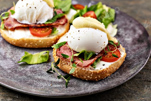 Preview: Eggs Benedict with salad