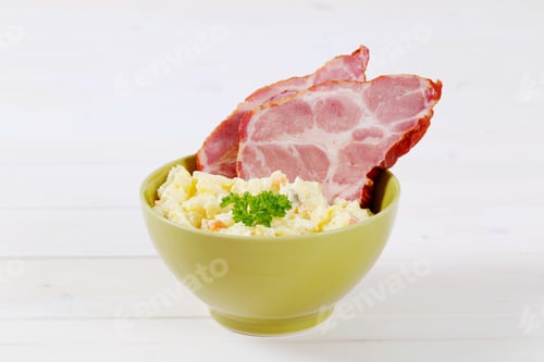 Preview: Bowl of Potato Salad with Sliced Ham