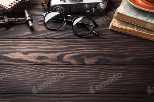 Preview: Retro table with vintage items