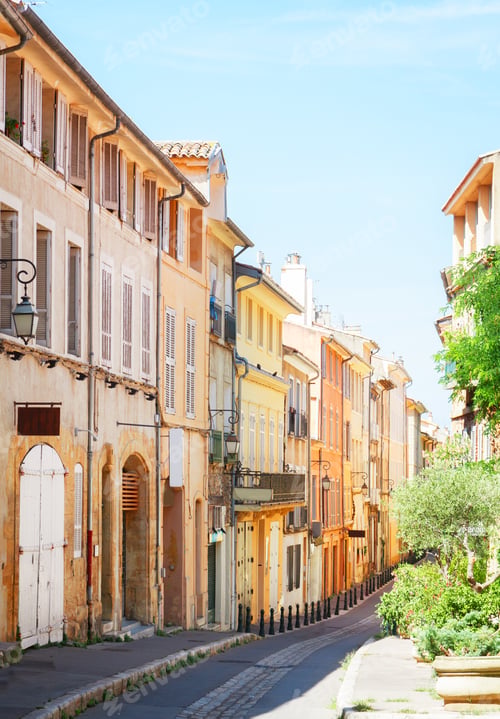 Preview: beautiful old town of Provence