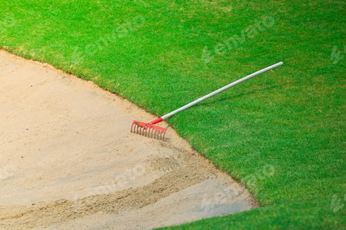 Preview: bunker and putting green